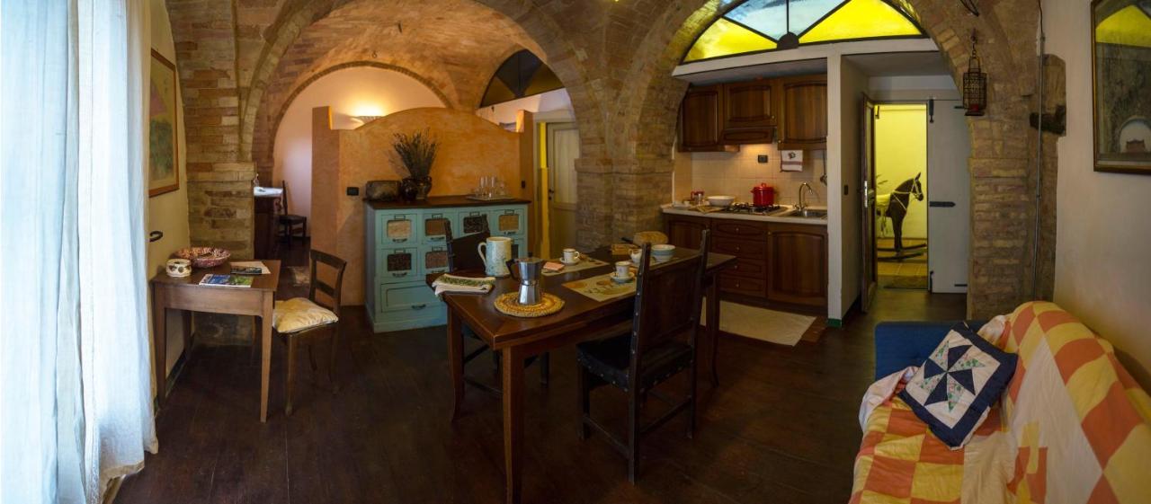 La Rosa Scarlatta Monterubbiano ภายนอก รูปภาพ
