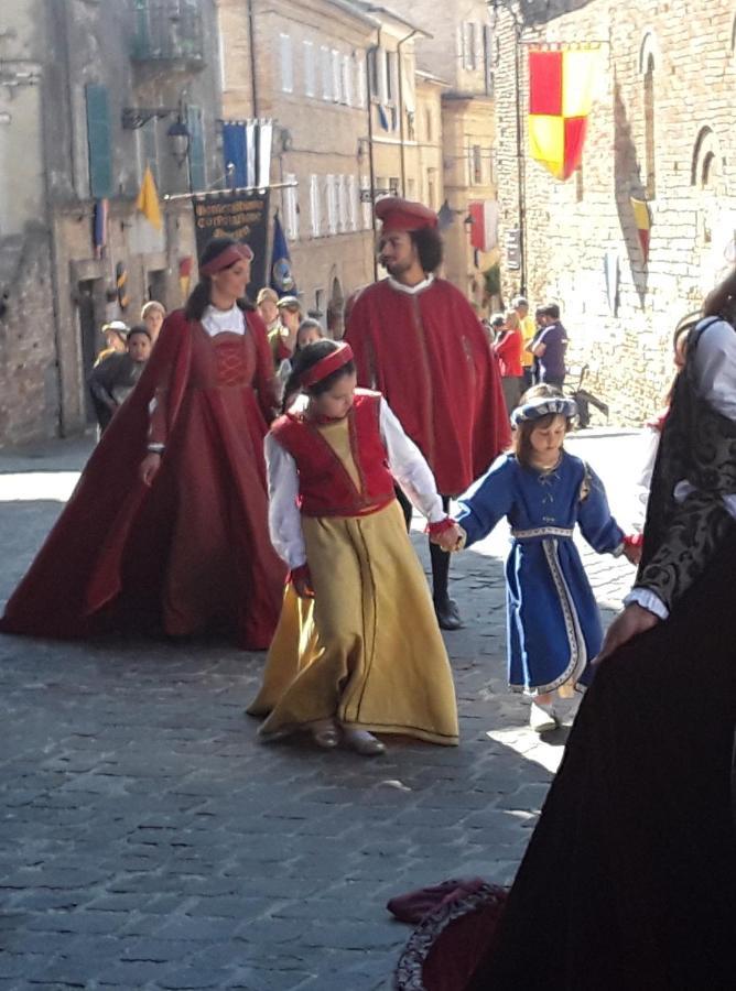 La Rosa Scarlatta Monterubbiano ภายนอก รูปภาพ