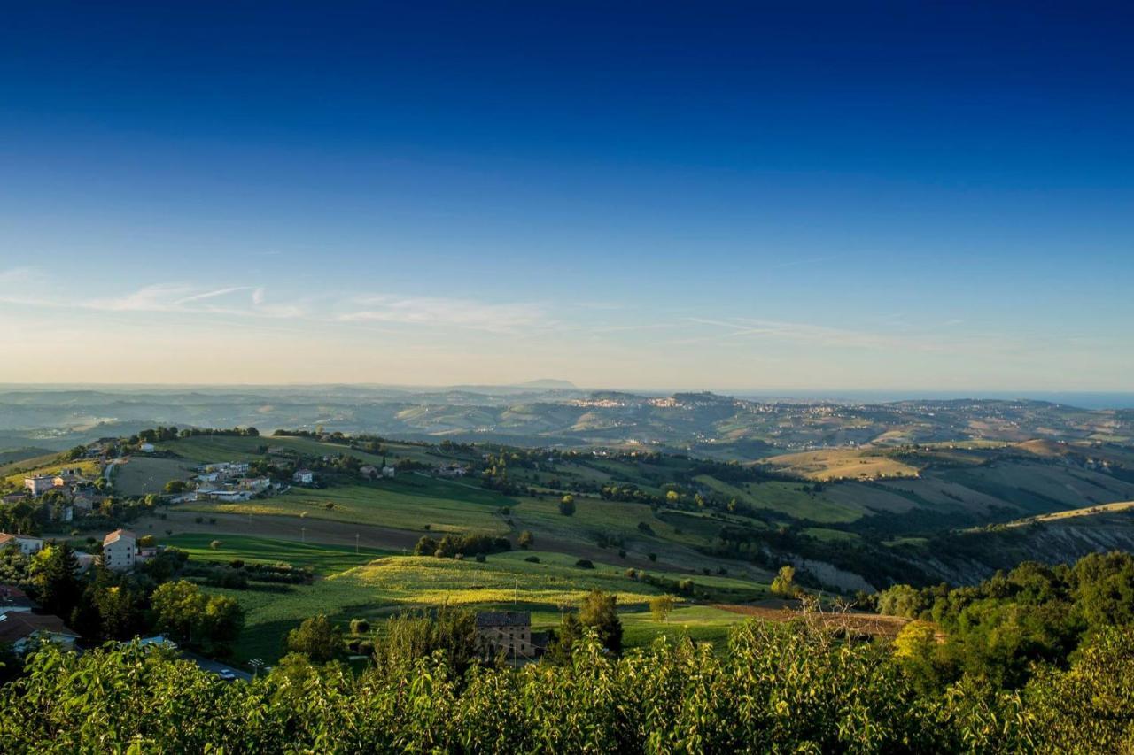 La Rosa Scarlatta Monterubbiano ภายนอก รูปภาพ